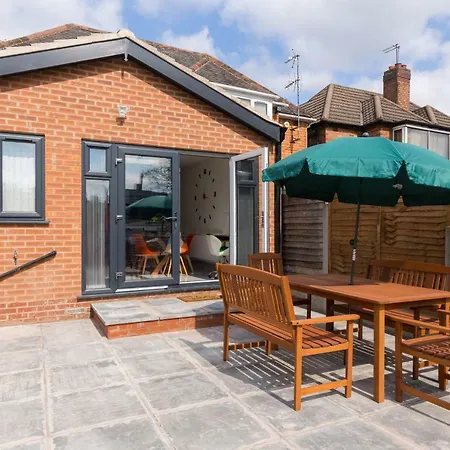 Stunning Solihull Long - 4 Bedrooms With 7 Separate Beds, 2 Baths, Garden & Driveway By Contractor * Birmingham