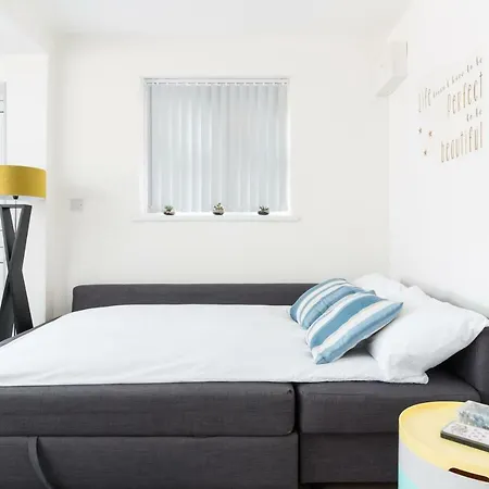Stunning Solihull Long - 4 Bedrooms With 7 Separate Beds, 2 Baths, Garden & Driveway By Contractor Casa vacanze Birmingham